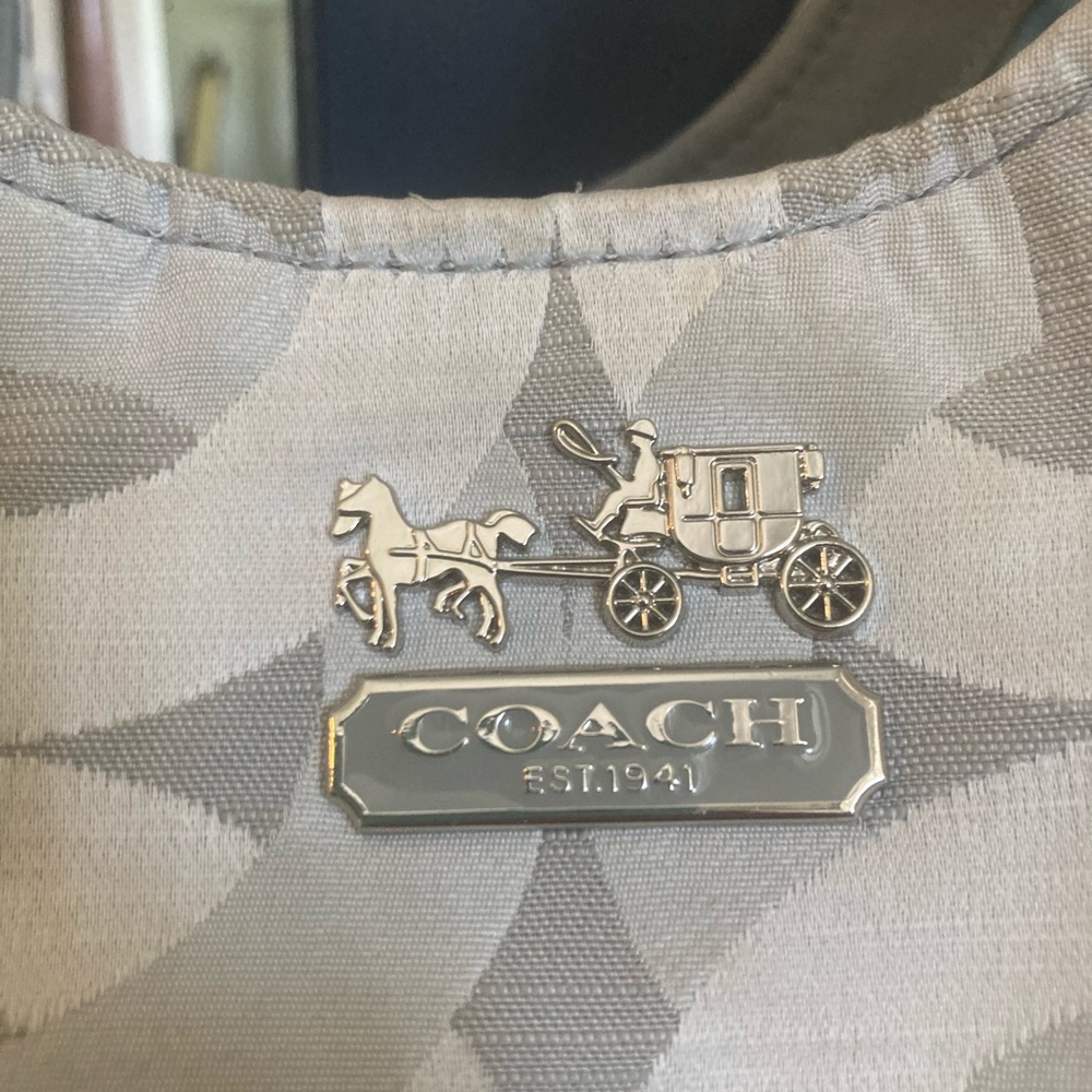 Grey Coach Handbag: leather straps & blue liner - Picture 12 of 14